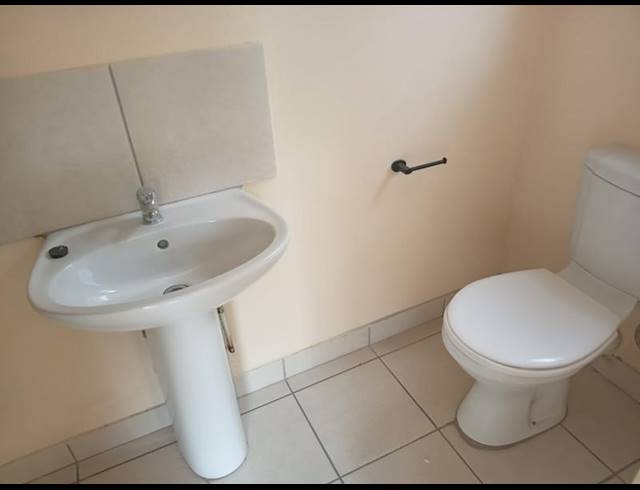 2 BEDROOM PROPERTY TO RENT IN LADANNA